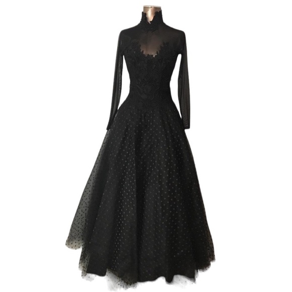 Tadashi Shoji 90’s lace appliqué swiss dot mesh maxi dress size 4
